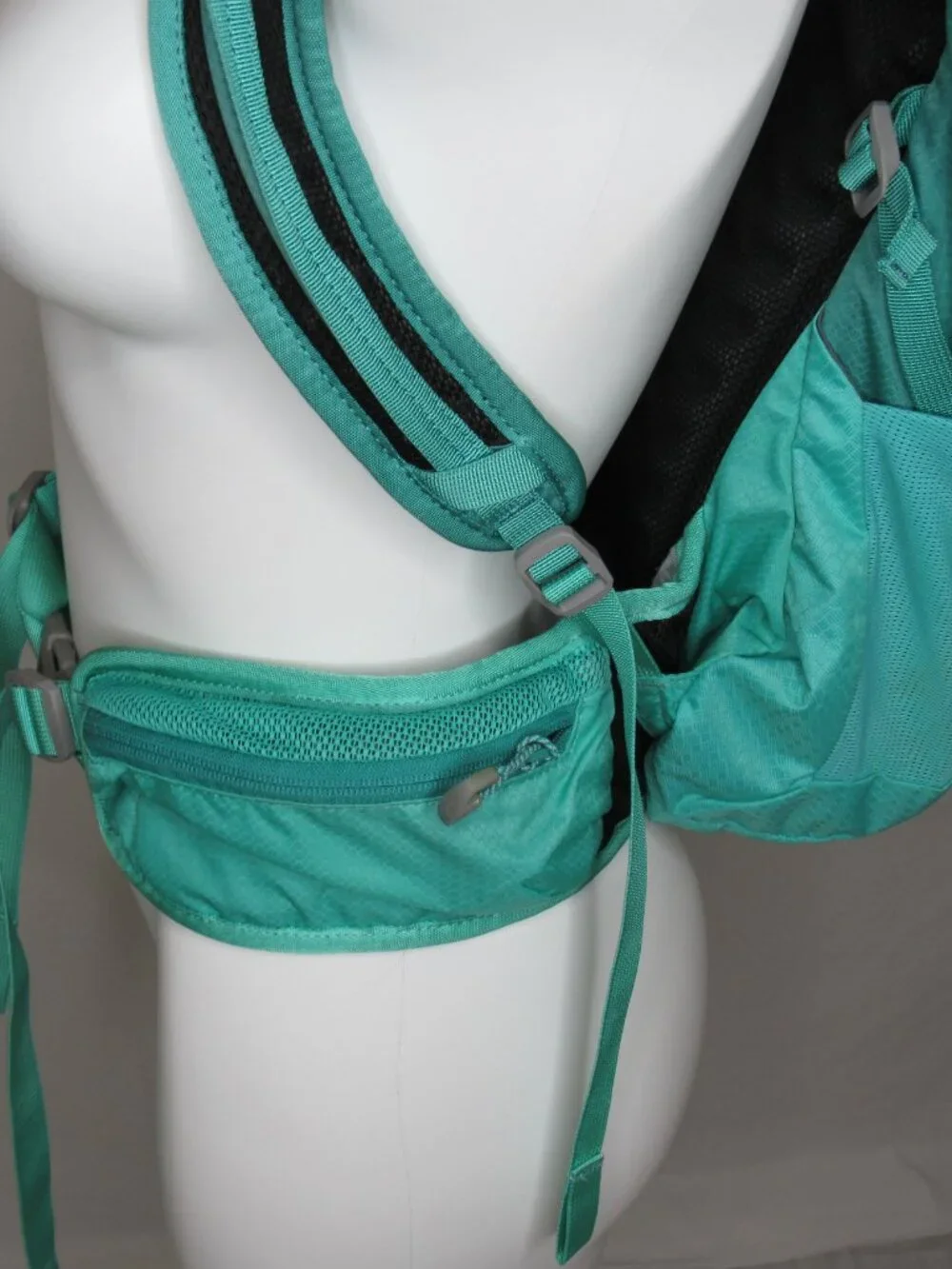 The North Face Green ALEIA 22 Hiking Camping Backpack M L